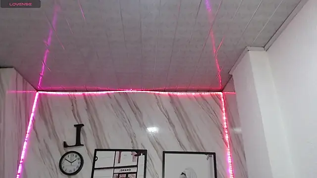 Snapshot of _samantha_b chatting on 23, 12, 2024 samantha b online show from 23, 12, 2024