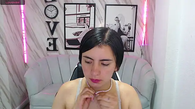 Snapshot of _samantha_b chatting on 27, 12, 2024 samantha b online show from 27, 12, 2024