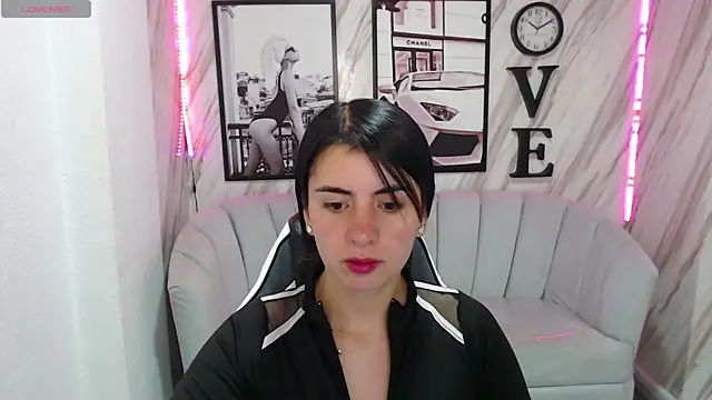 Snapshot of _samantha_b chatting on 8, 1, 2025 samantha b online show from 8, 1, 2025