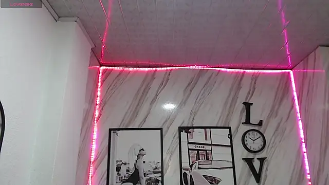 Snapshot of _samantha_b chatting on 9, 1, 2025 samantha b online show from 9, 1, 2025