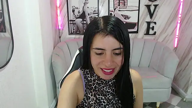 Snapshot of _samantha_b chatting on 3, 2, 2025 samantha b online show from 3, 2, 2025