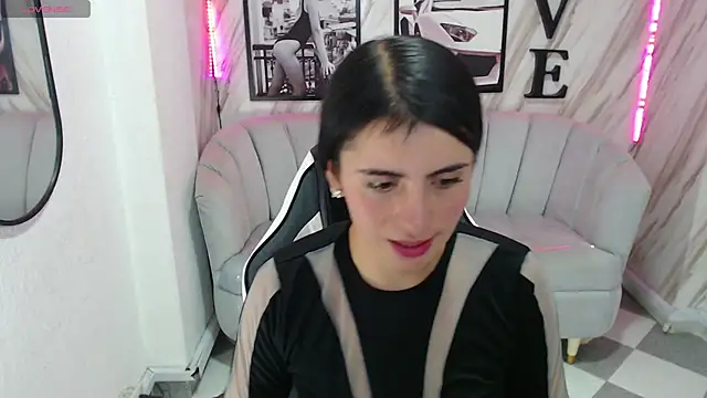 Snapshot of _samantha_b chatting on 4, 2, 2025 samantha b online show from 4, 2, 2025