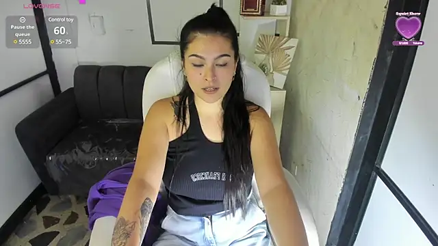 TifanyWhite  online show from 24, 1, 2025