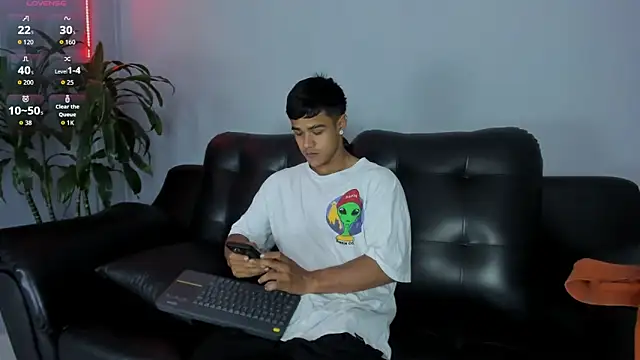 Snapshot of Rob_saenz_ chatting on 26, 9, 2025 Rob saenz online show from 26, 9, 2025