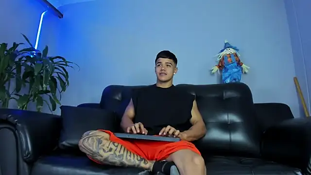 Snapshot of Rob_saenz_ chatting on 7, 10, 2025 Rob saenz online show from 7, 10, 2025