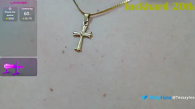 Snapshot of leoytessa_10 chatting on 23, 12, 2024 leoytessa 10 online show from 23, 12, 2024