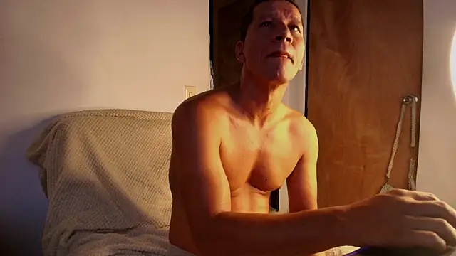 Snapshot of leoytessa_10 chatting on 9, 9, 2025 leoytessa 10 online show from 9, 9, 2025