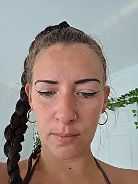 Sapphir3xoxo online show from 18, 6, 2026