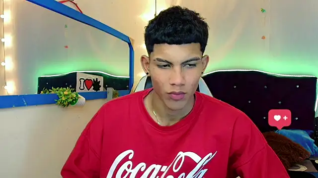 Snapshot of Damian_latinxxx chatting on 9, 2, 2025 Damian latinxxx online show from 9, 2, 2025