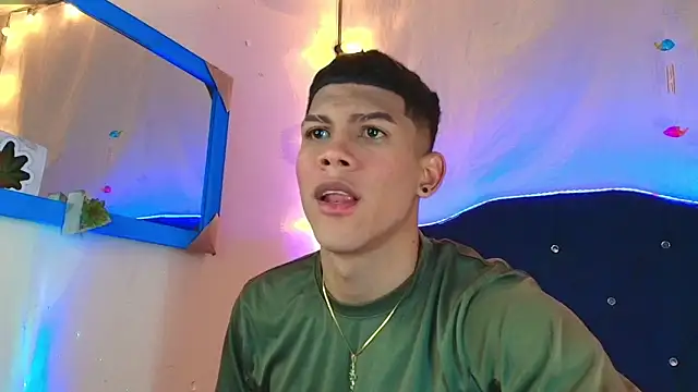 Snapshot of Damian_latinxxx chatting on 13, 2, 2025 Damian latinxxx online show from 13, 2, 2025