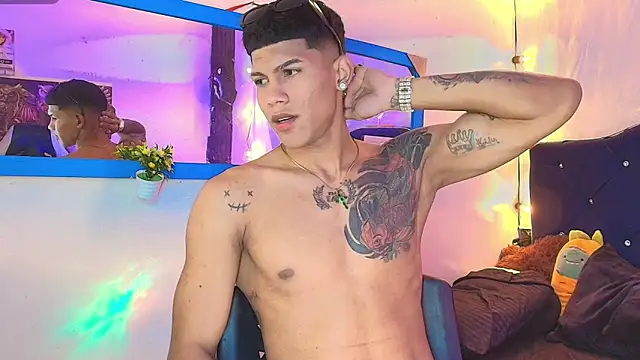 Snapshot of Damian_latinxxx chatting on 13, 2, 2025 Damian latinxxx online show from 13, 2, 2025