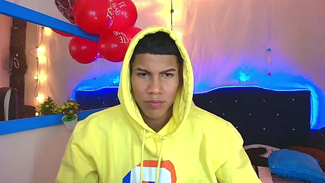 Snapshot of Damian_latinxxx chatting on 14, 2, 2025 Damian latinxxx online show from 14, 2, 2025