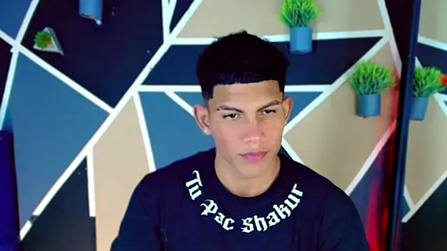 Snapshot of Damian_latinxxx chatting on 23, 2, 2025 Damian latinxxx online show from 23, 2, 2025