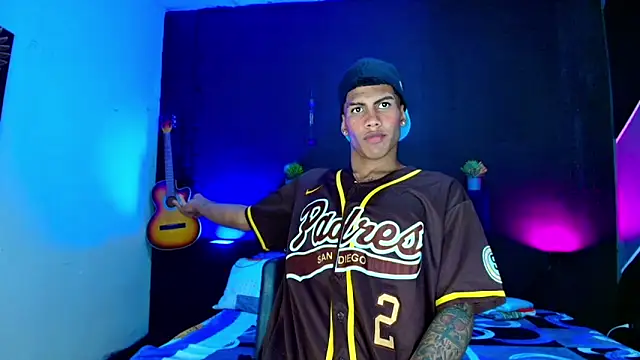 Snapshot of Damian_latinxxx chatting on 25, 2, 2025 Damian latinxxx online show from 25, 2, 2025