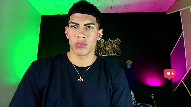 Snapshot of Damian_latinxxx chatting on 2, 3, 2025 Damian latinxxx online show from 2, 3, 2025