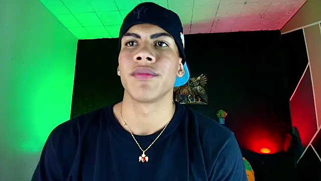 Snapshot of Damian_latinxxx chatting on 2, 3, 2025 Damian latinxxx online show from 2, 3, 2025