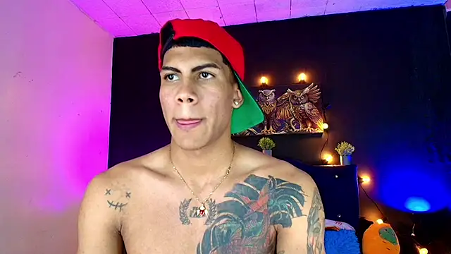 Snapshot of Damian_latinxxx chatting on 4, 3, 2025 Damian latinxxx online show from 4, 3, 2025