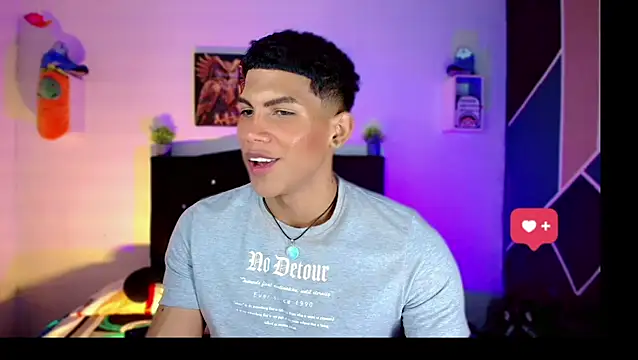 Snapshot of Damian_latinxxx chatting on 8, 3, 2025 Damian latinxxx online show from 8, 3, 2025