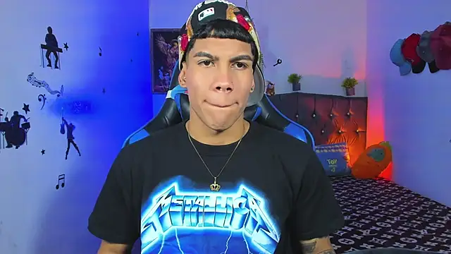 Snapshot of Damian_latinxxx chatting on 12, 9, 2025 Damian latinxxx online show from 12, 9, 2025