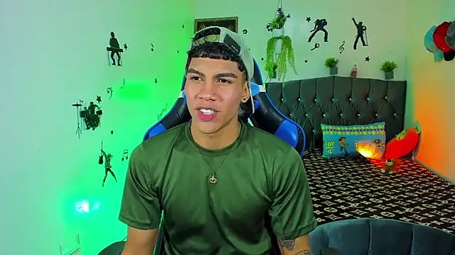 Snapshot of Damian_latinxxx chatting on 13, 9, 2025 Damian latinxxx online show from 13, 9, 2025