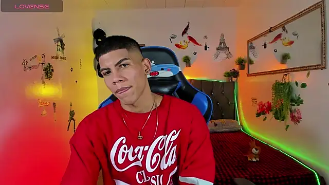 Snapshot of Damian_latinxxx chatting on 6, 10, 2025 Damian latinxxx online show from 6, 10, 2025