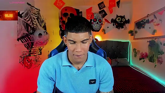 Snapshot of Damian_latinxxx chatting on 11, 10, 2025 Damian latinxxx online show from 11, 10, 2025