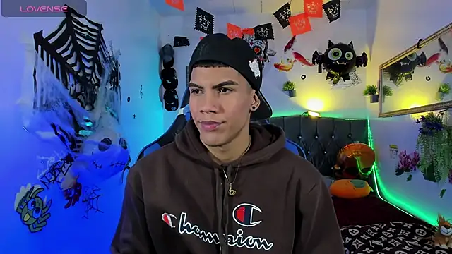 Snapshot of Damian_latinxxx chatting on 19, 10, 2025 Damian latinxxx online show from 19, 10, 2025