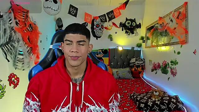 Snapshot of Damian_latinxxx chatting on 22, 10, 2025 Damian latinxxx online show from 22, 10, 2025