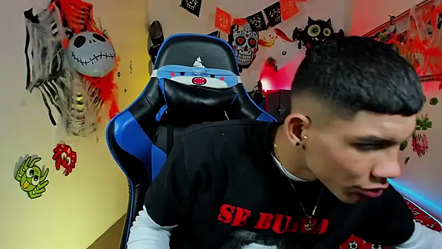 Snapshot of Damian_latinxxx chatting on 23, 10, 2025 Damian latinxxx online show from 23, 10, 2025