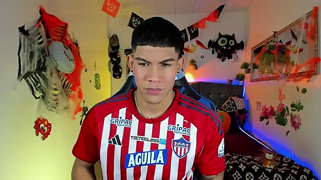 Snapshot of Damian_latinxxx chatting on 24, 10, 2025 Damian latinxxx online show from 24, 10, 2025