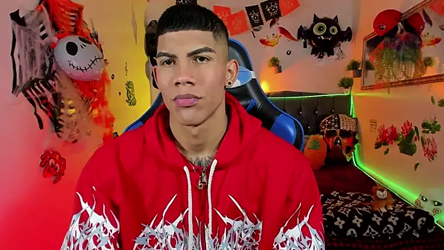 Snapshot of Damian_latinxxx chatting on 29, 10, 2025 Damian latinxxx online show from 29, 10, 2025