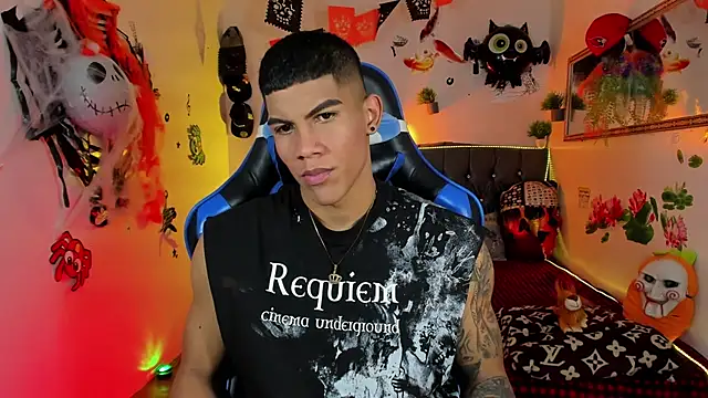 Snapshot of Damian_latinxxx chatting on 31, 10, 2025 Damian latinxxx online show from 31, 10, 2025