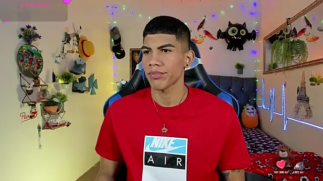 Snapshot of Damian_latinxxx chatting on 12, 11, 2025 Damian latinxxx online show from 12, 11, 2025