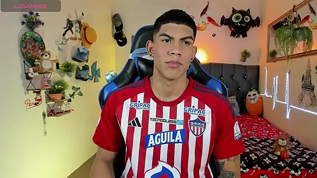 Snapshot of Damian_latinxxx chatting on 17, 11, 2025 Damian latinxxx online show from 17, 11, 2025