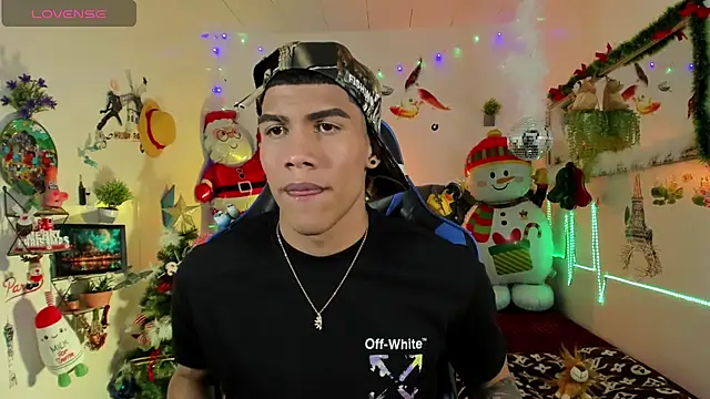 Snapshot of Damian_latinxxx chatting on 22, 11, 2025 Damian latinxxx online show from 22, 11, 2025