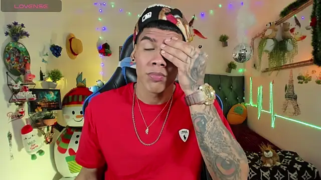 Snapshot of Damian_latinxxx chatting on 23, 11, 2025 Damian latinxxx online show from 23, 11, 2025