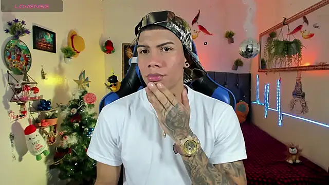 Snapshot of Damian_latinxxx chatting on 27, 11, 2025 Damian latinxxx online show from 27, 11, 2025