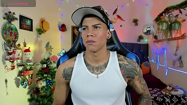 Snapshot of Damian_latinxxx chatting on 28, 11, 2025 Damian latinxxx online show from 28, 11, 2025