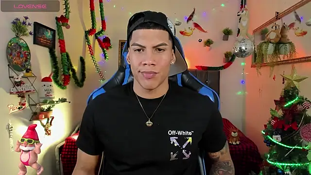 Snapshot of Damian_latinxxx chatting on 17, 12, 2025 Damian latinxxx online show from 17, 12, 2025