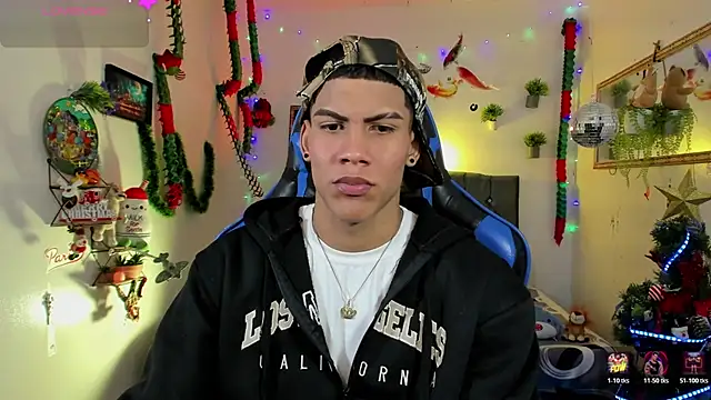 Snapshot of Damian_latinxxx chatting on 20, 12, 2025 Damian latinxxx online show from 20, 12, 2025