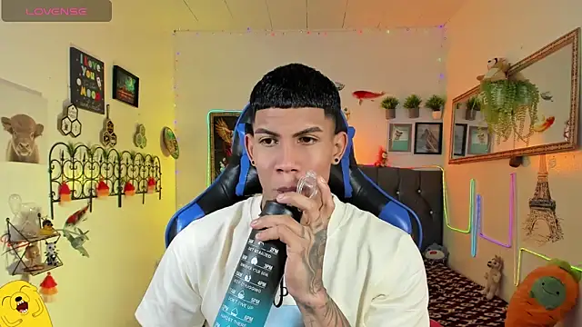 Snapshot of Damian_latinxxx chatting on 9, 1, 2026 Damian latinxxx online show from 9, 1, 2026