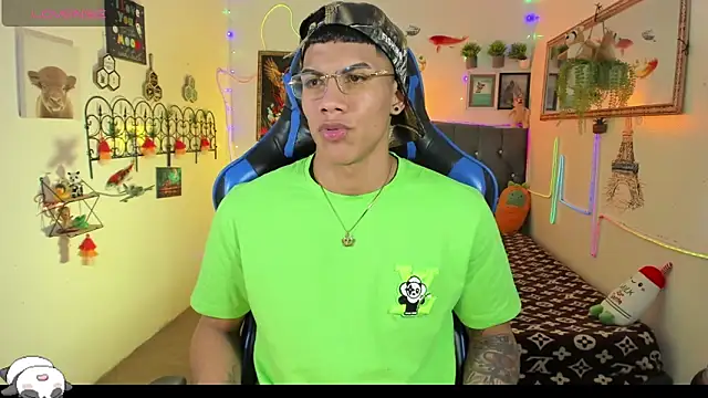 Snapshot of Damian_latinxxx chatting on 15, 1, 2026 Damian latinxxx online show from 15, 1, 2026