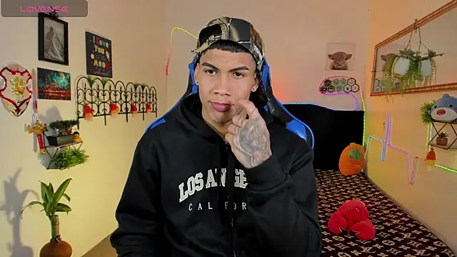 Snapshot of Damian_latinxxx chatting on 8, 2, 2026 Damian latinxxx online show from 8, 2, 2026