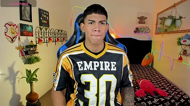 Snapshot of Damian_latinxxx chatting on 9, 2, 2026 Damian latinxxx online show from 9, 2, 2026