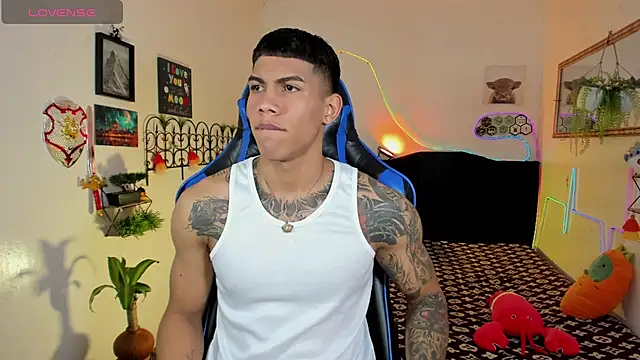 Snapshot of Damian_latinxxx chatting on 11, 2, 2026 Damian latinxxx online show from 11, 2, 2026