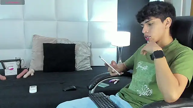 Snapshot of Santy_carrington chatting on 9, 12, 2024 Santy carrington online show from 9, 12, 2024