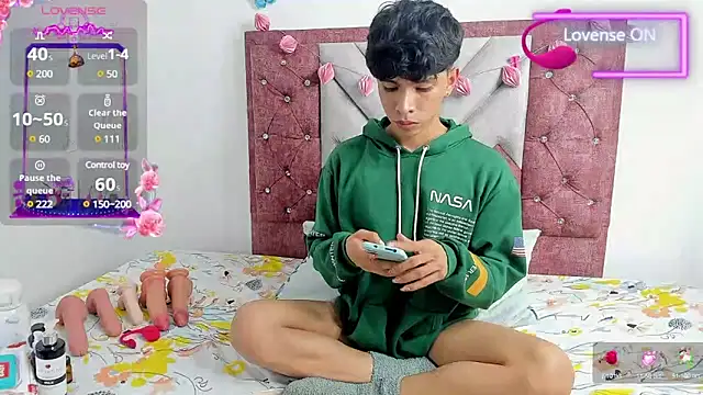 Snapshot of Santy_carrington chatting on 13, 3, 2025 Santy carrington online show from 13, 3, 2025