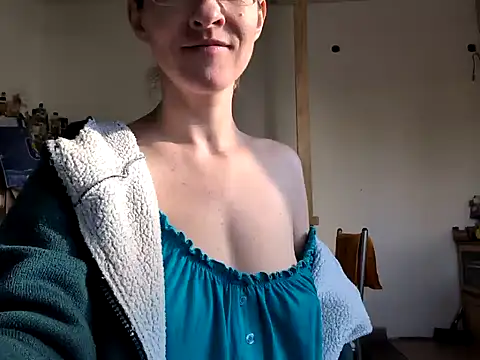Snapshot of Milky_hairy_mommy chatting on 12, 3, 2025 Milky hairy mommy online show from 12, 3, 2025