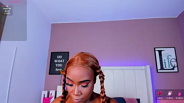 Britanymooree online show from 25, 9, 2025