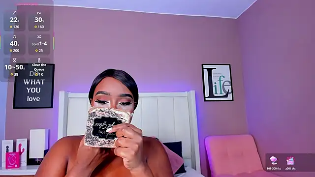 Britanymooree online show from 18, 10, 2025